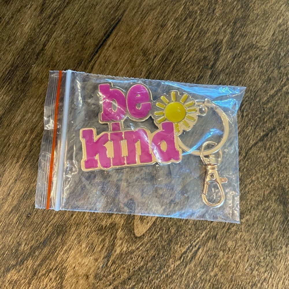 (New) Be kind keychain